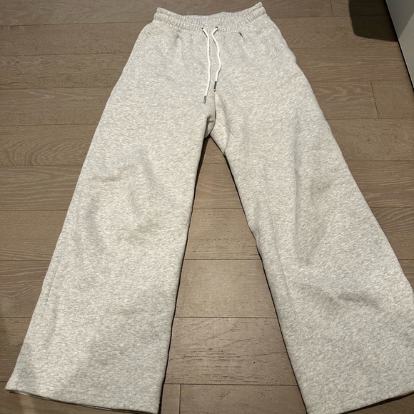 Abercrombie Light Gray Sunday Wide-Leg Sweatpants - Picture 4 of 5